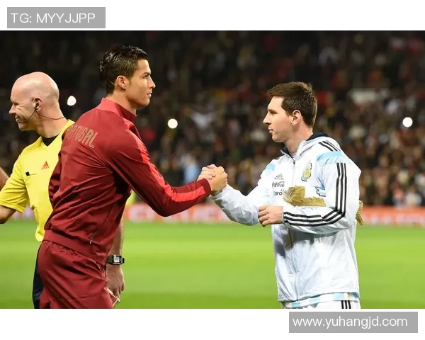 哪里可以买到足球球星卡C罗的收藏品和周边商品